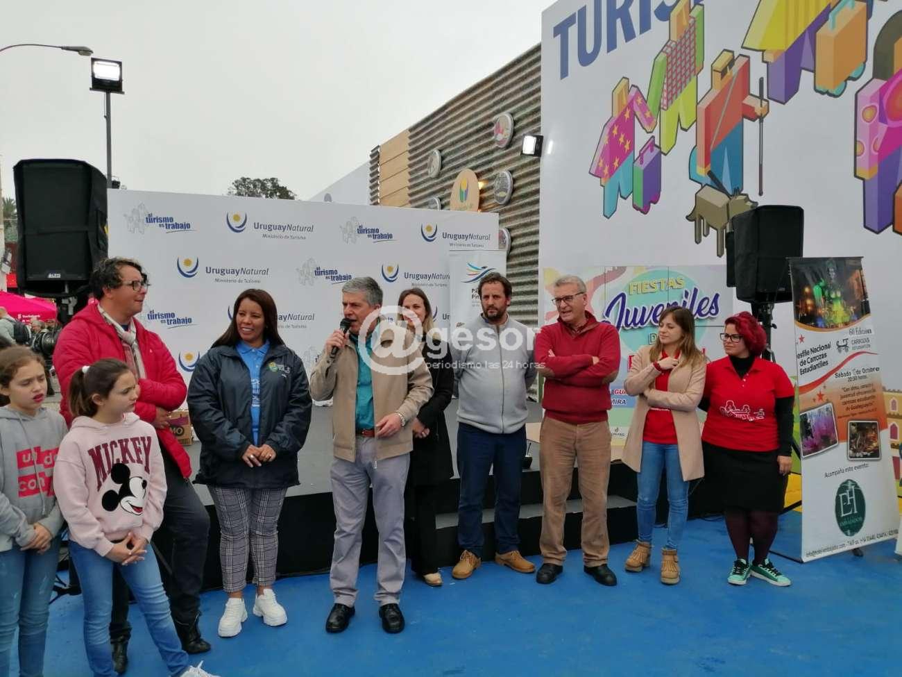 A través de la División Turismo fueron presentadas las fiestas juveniles del Departamento y la región, acompañada de la degustación de productos del departamento.